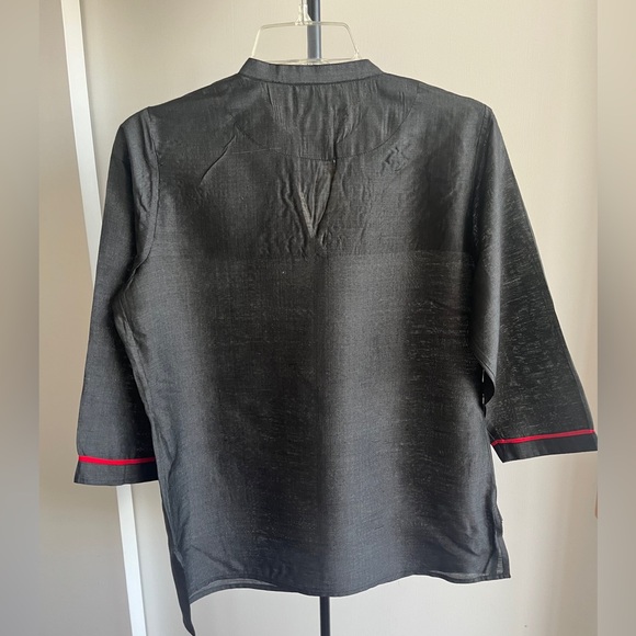 NWT Fabindia Elegant Kurta Black & Red 100% Silk Embroidered Appliqué Nehru Med - Picture 5 of 9